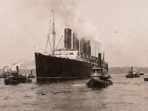 Le Lusitania quitte le port de New York.