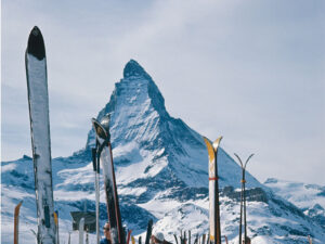 Matterhorn und Skier, 1965.