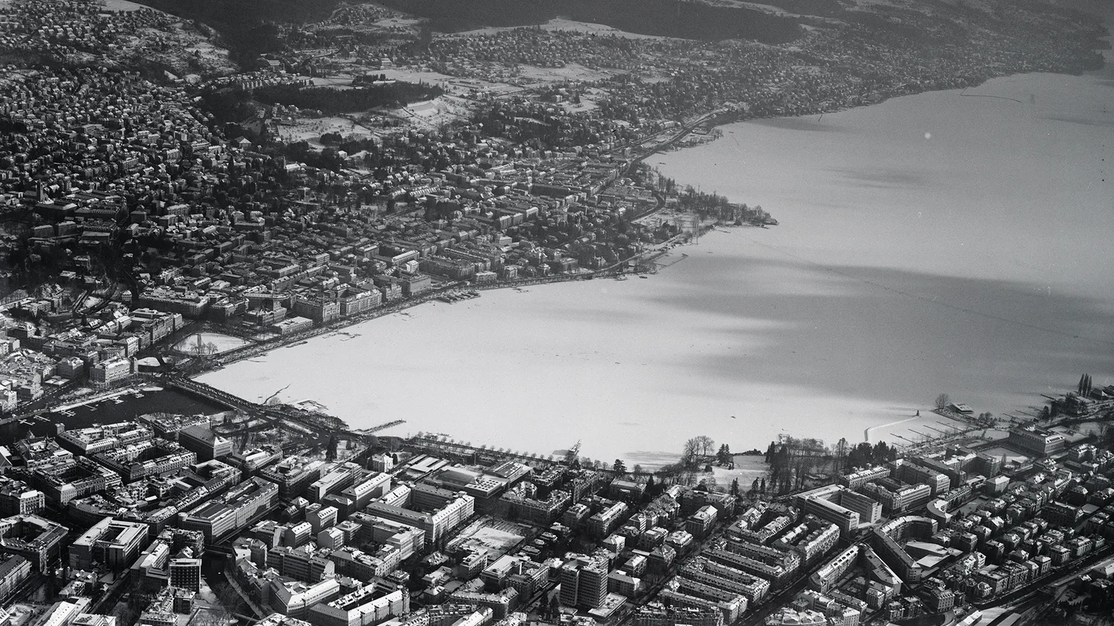 Der zugefrorene Zürichsee am 27. Januar 1963.