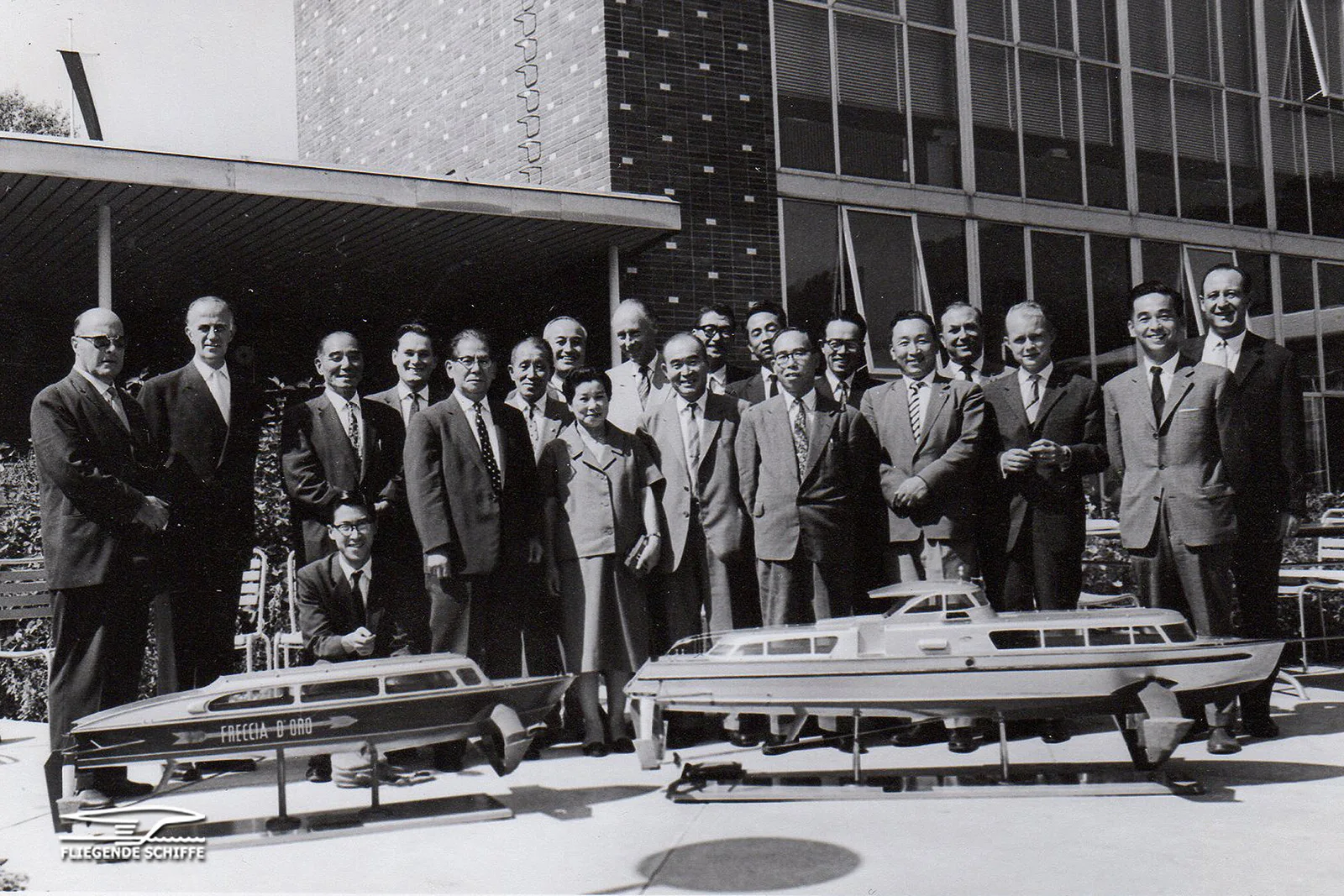 Treffen zwischen Vertretern der Supramar AG und der japanischen Delegation von Hitachi Zosen 1961 im Verkehrshaus der Schweiz in Luzern.