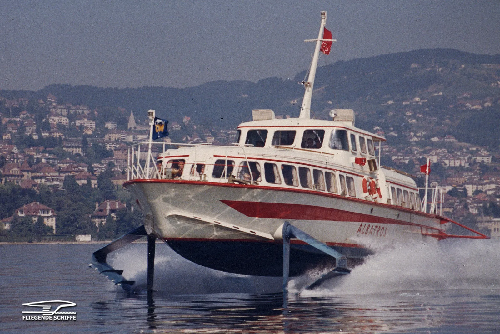 Das auf der Expo 64 eingesetzte PT 20 «Albatros» auf dem Genfersee.