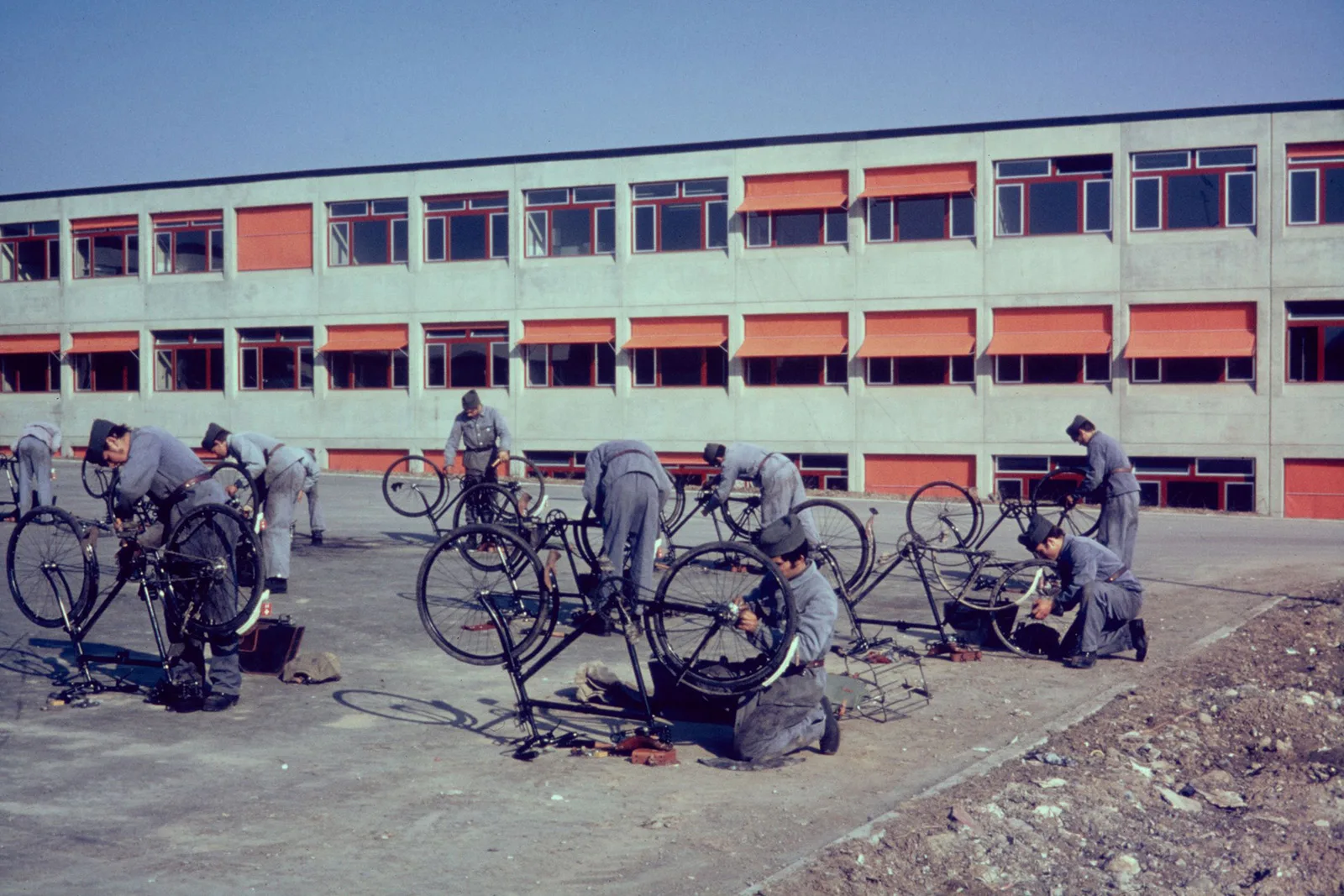 Low maintenance and durable: soldiers working on their bikes, 1981.