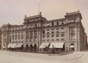 Verwaltungsgebäude der Gotthardbahngesellschaft in Luzern, erbaut 1889