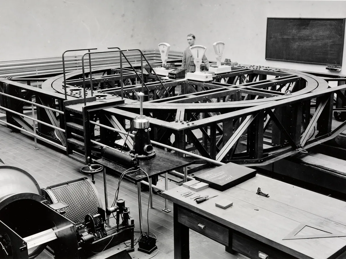 Drehscheibe mit Waagen, Institut für Aerodynamik, 1936.