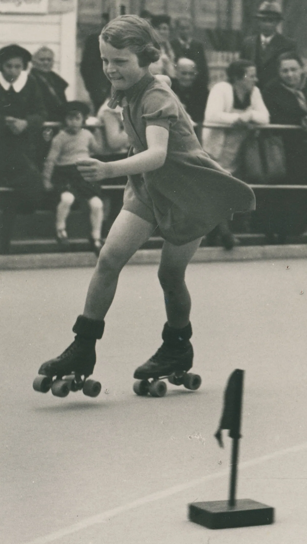 Ursula Wehrli im Schelllauf-Wettkampf 1938.