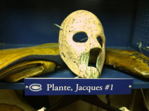 Le premier masque de gardien de Jacques Plante.