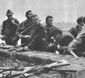 Partisans ossoliens au cours d’une opération militaire.