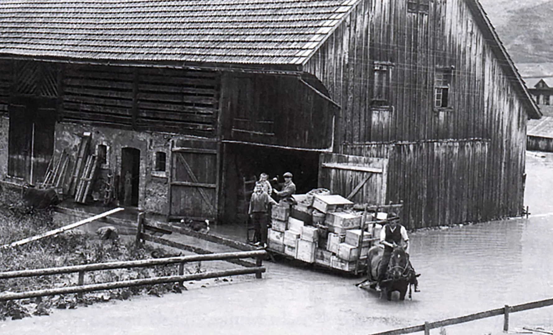 Flucht vor dem Wasser: Umzug aus dem Innerthal.