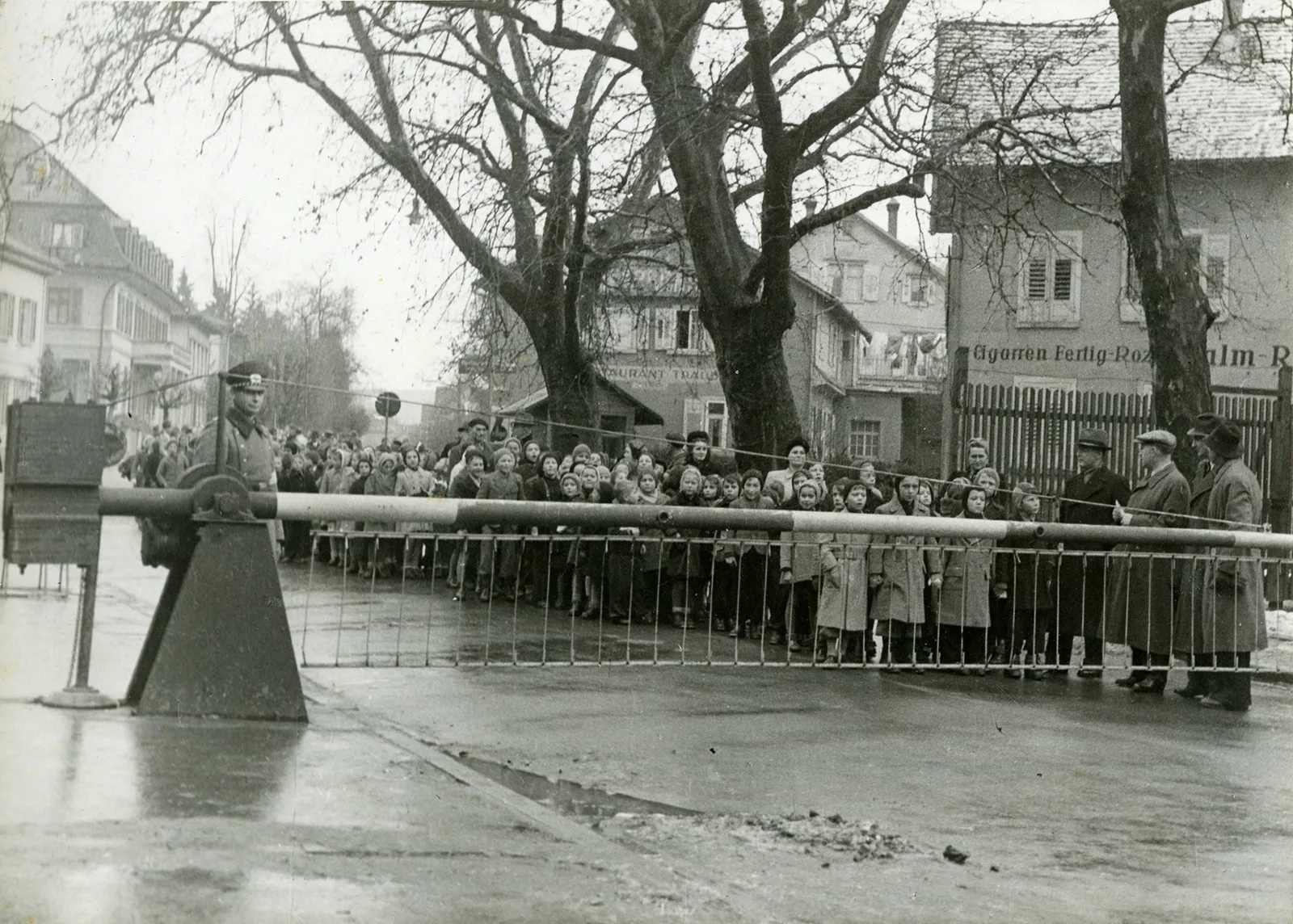 Schulspeisung Konstanz 1945.