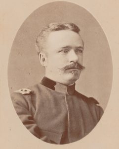 Oberstleutnant Wille auf einem Visitenkartenporträt, ca. 1881.