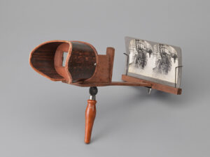 Wooden stereo viewing device, late 19th century.