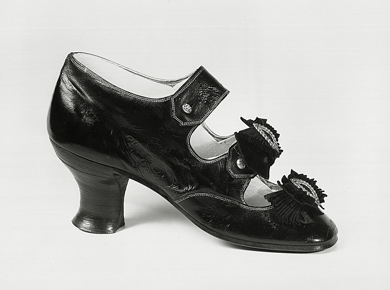 Absatzschuh aus schwarzem Lackleder von Bally, zwischen 1874 und 1878 hergestellt für den Export.