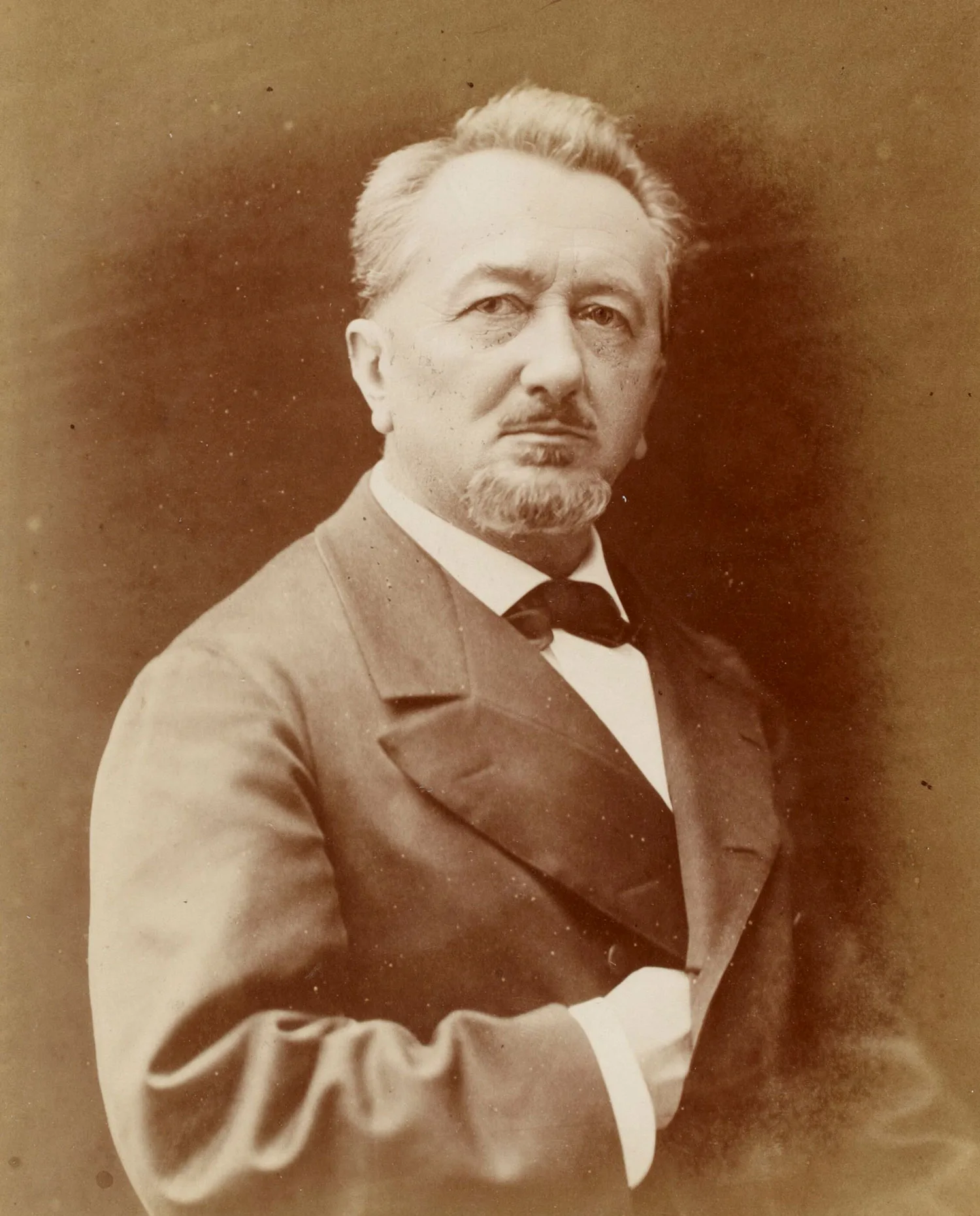 Aimé Humbert-Droz, alt Ständerat und Präsident des Uhrenverbands, leitete die Delegation, welche den ersten schweizerisch-japanischen Handelsvertrag aushandelte.