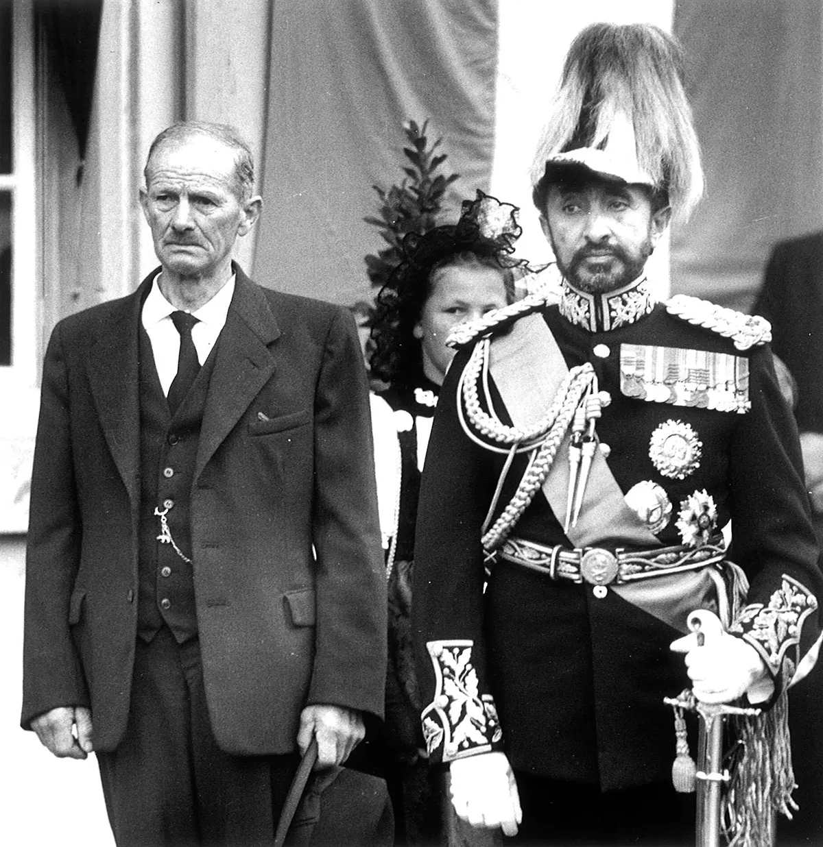 Demokratische Bescheidenheit neben kaiserlichem Pomp: Albert Danz, Gemeindepräsident von Hindelbank, und Kaiser Haile Selassie.