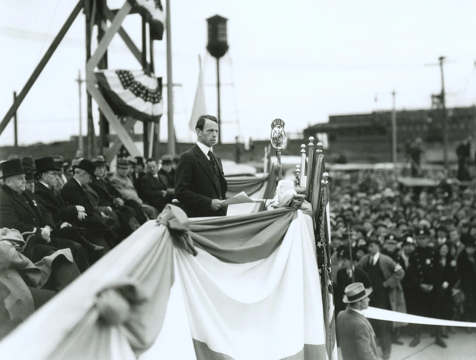 Ammann spricht bei der Eröffnung der Bayonne Bridge, 14. November 1931.