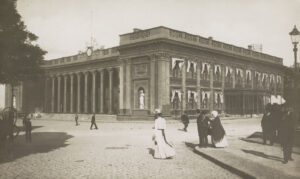 La Bourse d’Odessa, devenue aujourd’hui l’hôtel de ville, œuvre de Francesco Boffa et Giorgio Torricelli, vers 1900.