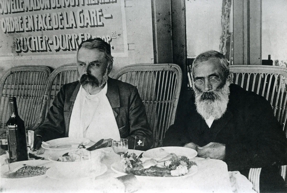 Josef Durrer (links) und Franz Josef Bucher bei einem Mittagessen auf dem Stanserhorn. Als das Foto 1904 entstand, arbeiteten die beiden Männer bereits fast zehn Jahre nicht mehr zusammen.