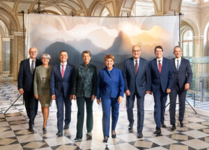 Bundesrat Beat Jans (ganz rechts) mit seinen Amtskolleginnen und Amtskollegen im offiziellen Bundesratsfoto von 2024.