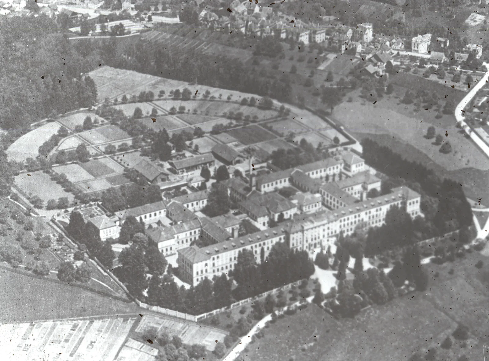 Undatierte Luftaufnahme des «Burghölzli» in Zürich.