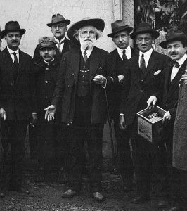 Pietro Caminada mit Mitarbeitern und Freunden, Anfang 20. Jahrhundert.