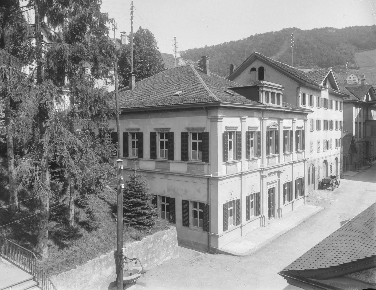 Das 1838 erbaute Armenbad an der Limmatpromenade