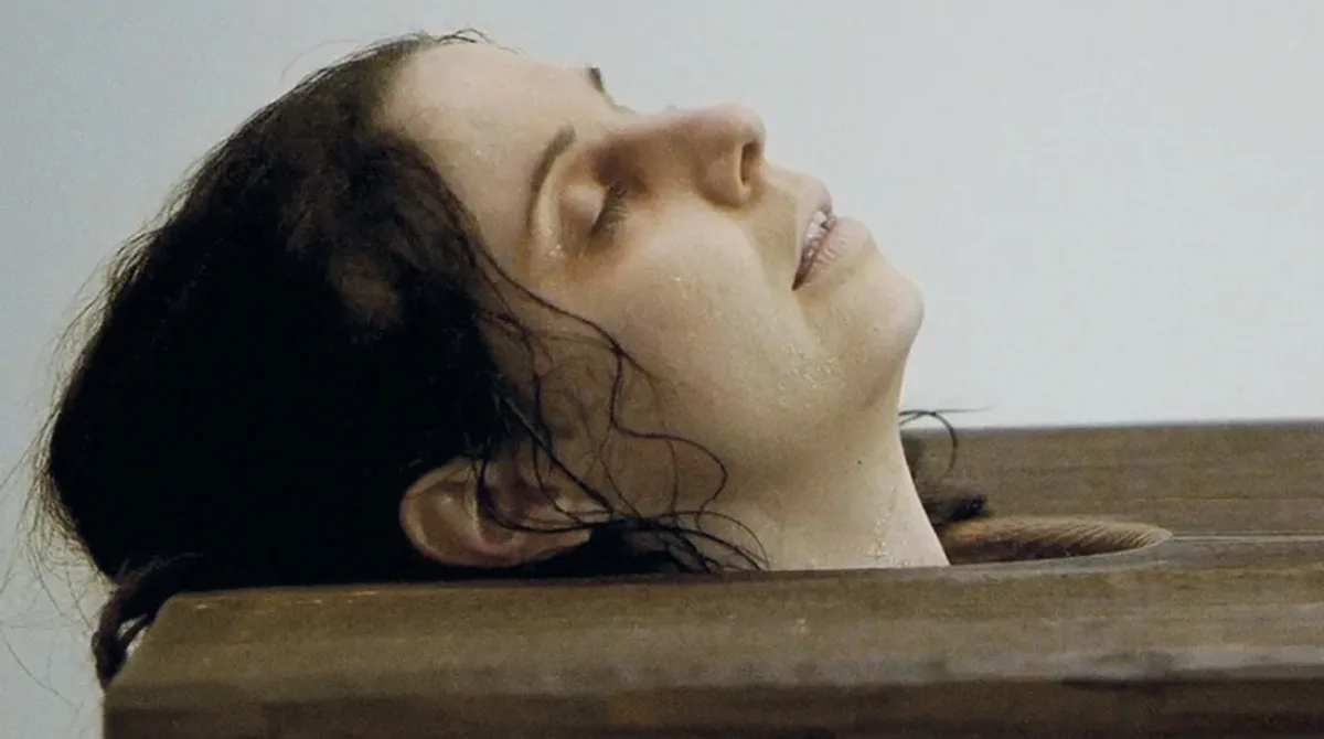 Therapie und Strafe zugleich: Still aus dem Film «Das Deckelbad» (2014). Maria Theresia Wilhelms Geschichte diente als Grundlage für das Drehbuch.