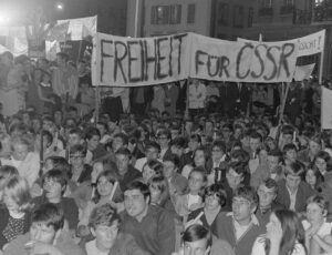 Demonstration in Bern gegen den sowjetischen Einmarsch in die Tschechoslowakei, 1968.