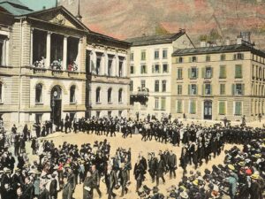 Les libéraux furent co-architectes d’une démocratie directe qui, aujourd’hui encore, rend la Suisse unique. Landsgemeinde de Glaris, vers 1919.