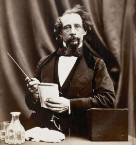 Charles Dickens, Autor und Anhänger des Mesmerismus' auf einer Fotografie von 1858.