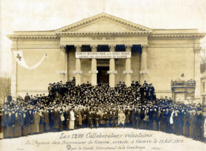 Die 1200 Freiwilligen der Zentralstelle für Kriegsgefangene des Roten Kreuzes, 1914.