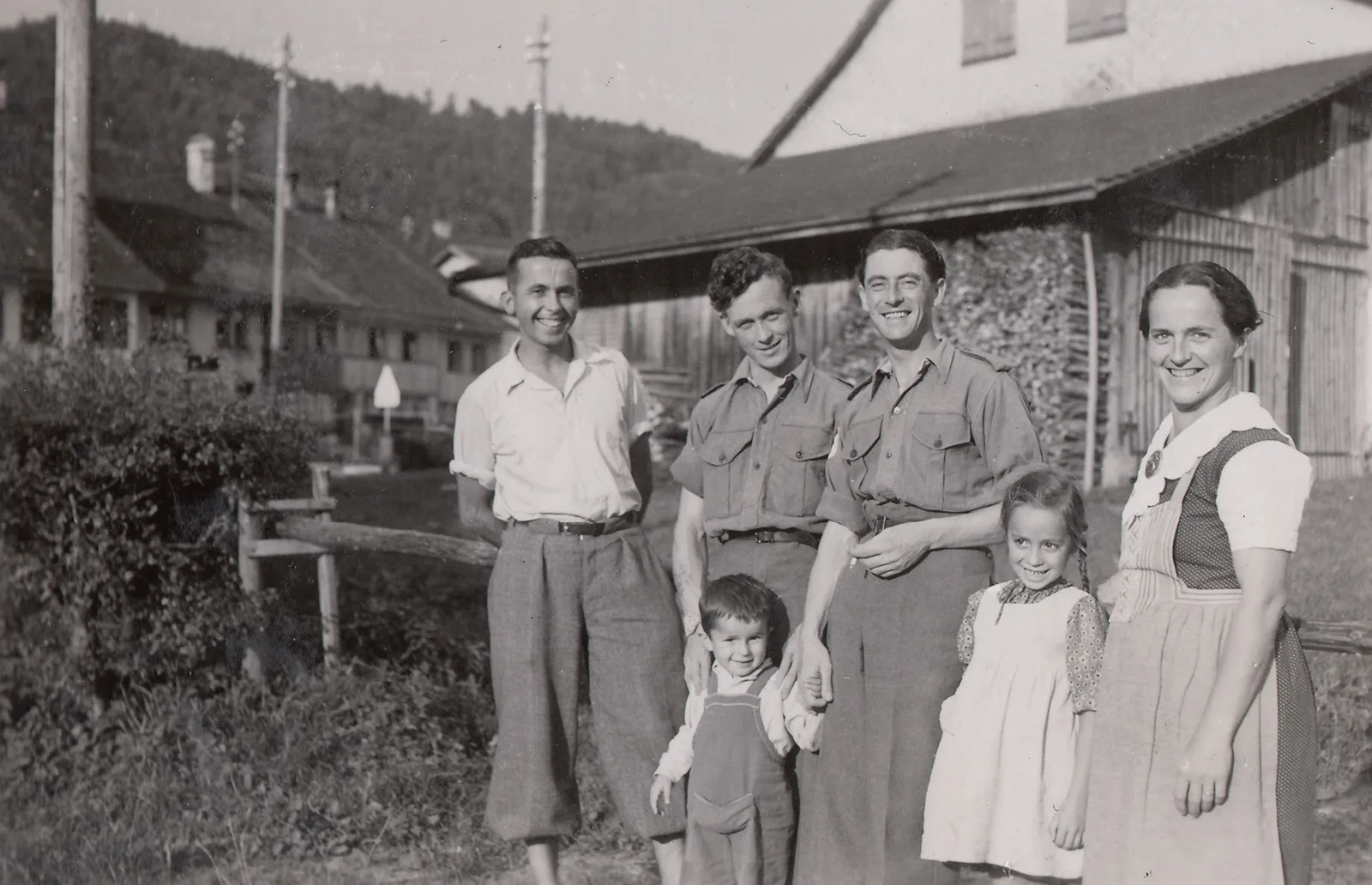 Die Familie von Ursula Vetter aus Turbenthal auf einem Bild aus dem Jahr Sommer 1944