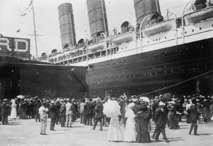 Die Lusitania erreicht den Hafen von New York. Foto vom September 1907.