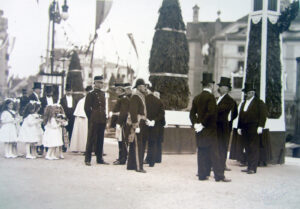 The Swiss Federal Councillors, armed forces and flower girls await their distinguished guest at the port of Rorschach.
