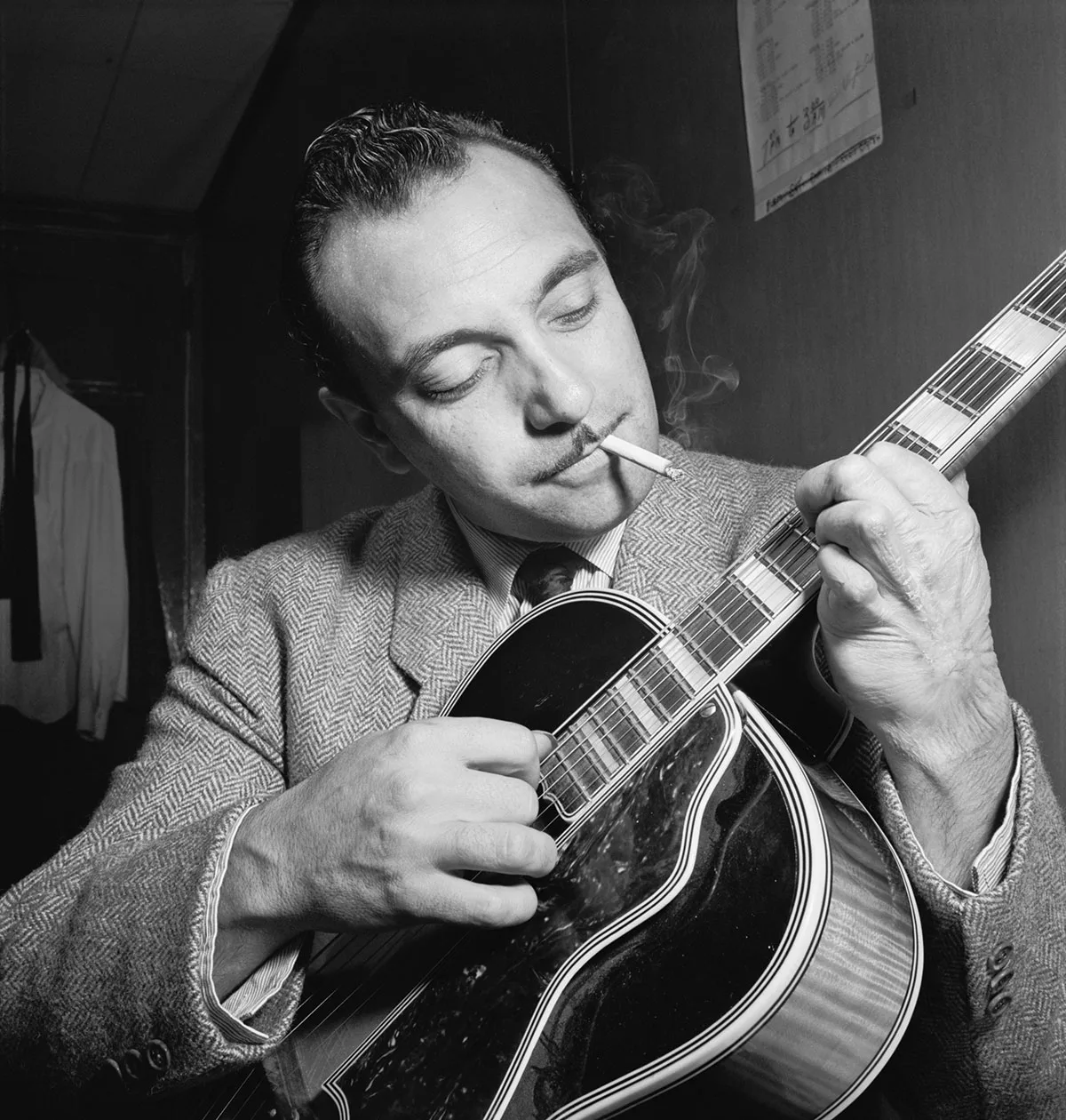 Django Reinhardt, aufgenommen im Aquarium Jazz Club in New York, um 1946.