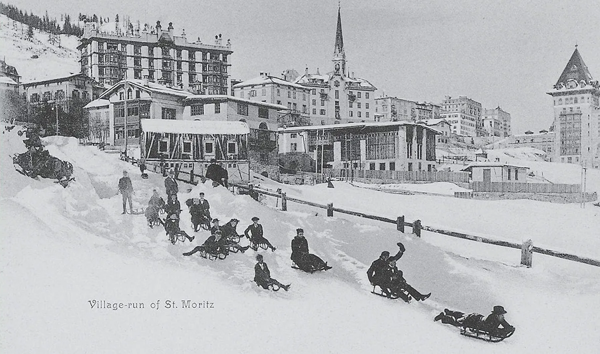 Dorfschlitteln in St. Moritz um 1910.