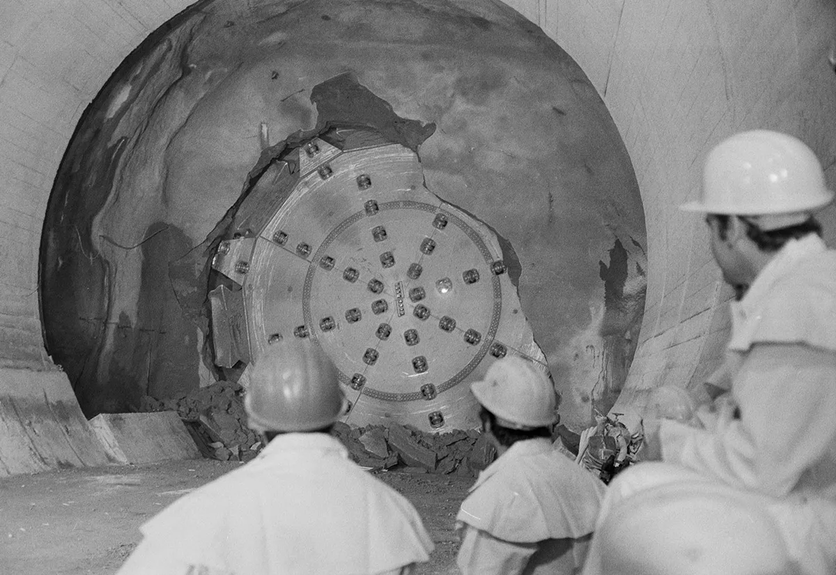 Durchstich im Heitersbergtunnel, Oktober 1972.