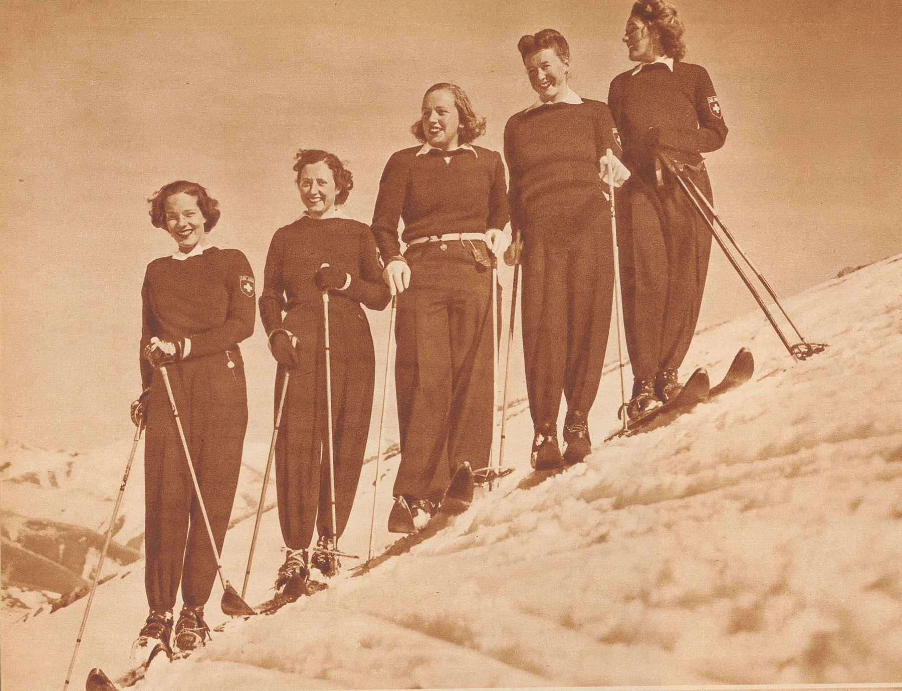 Die von Elsa Roth (2.v.l.) geleitete USA-Delegation des SDS in der Zürcher Illustrierten von Ende Mai 1939.