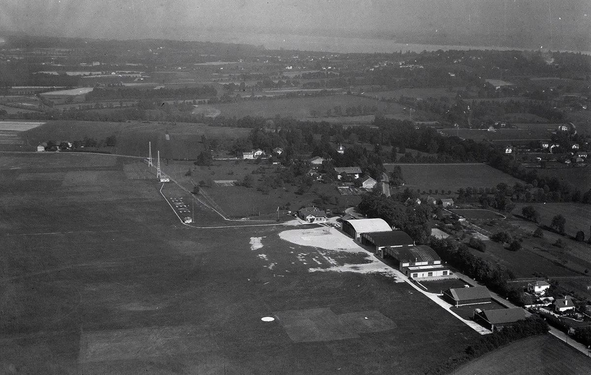 Der Flughafen Genf-Cointrin aus der Vogelperspektive. Das Bild wurde 1931 von Flugpionier Walter Mittelholzer aufgenommen.