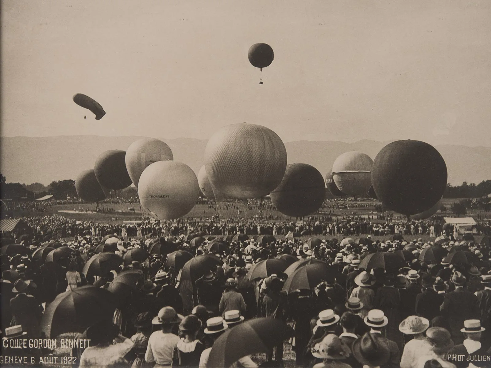 Der Gordon Bennett Cup lockte im August 1922 hunderte von Schaulustigen nach Genf.