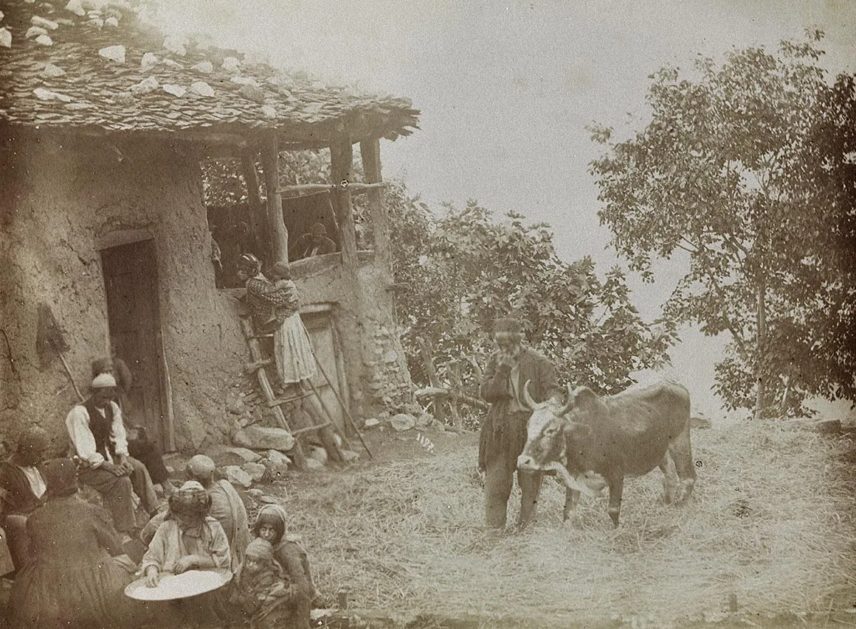Ländliche Szene aus Sultanabad, aufgenommen in der zweiten Hälfte des 19. Jahrhunderts.