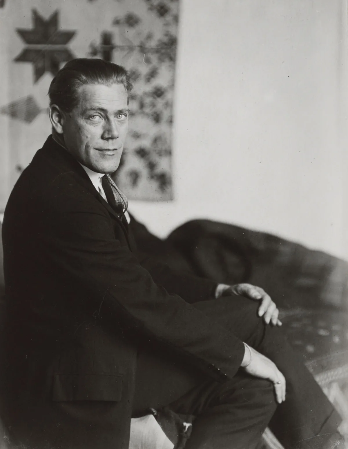Fotografie von Han Coray, aufgenommen von Berenice Abbott zwischen 1925 und 1930.