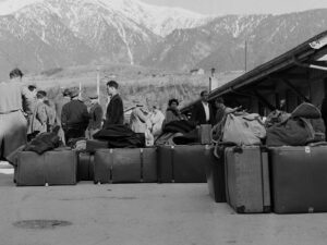 Italian workers arriving in Brig in 1956.