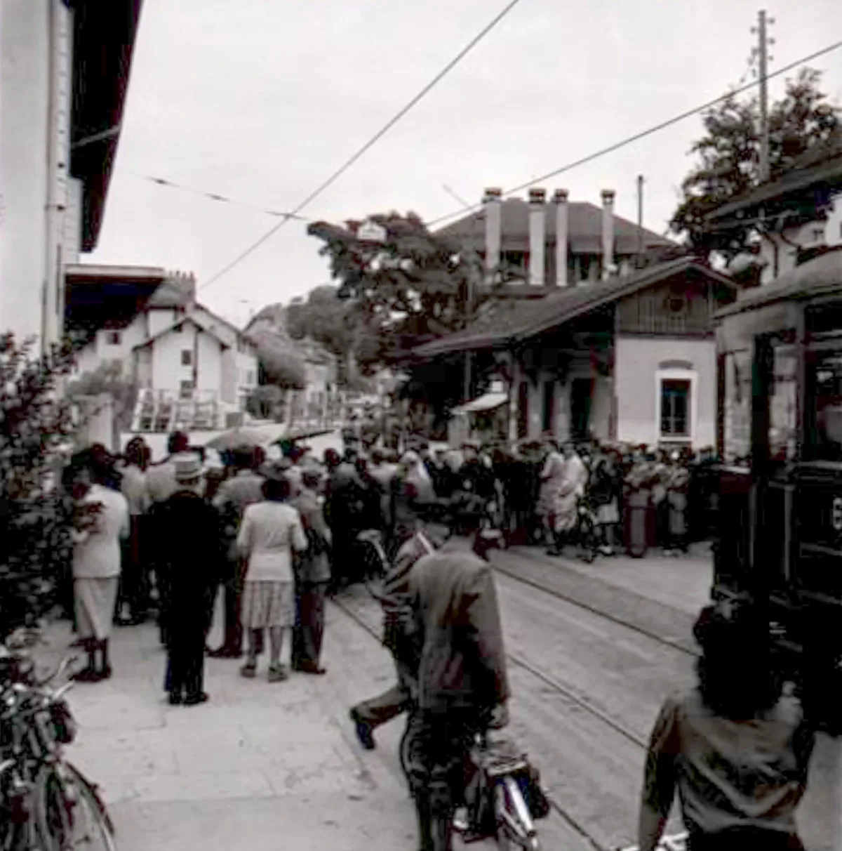 Grenzübergang bei der Bahnstation Moillesulaz in Thônex, 1943.