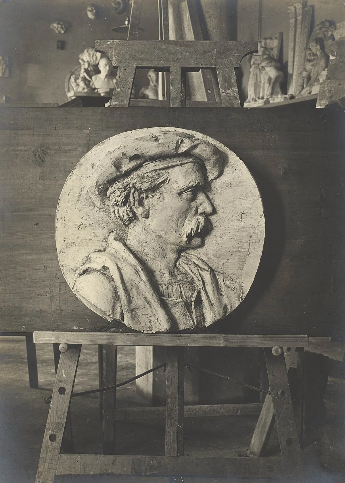 Porträtmedaillon von Gustav Gull für das Landesmuseum in Zürich.