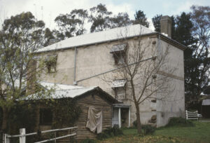 Une maison baptisée «Locarno» à Yandoit, 1989.
