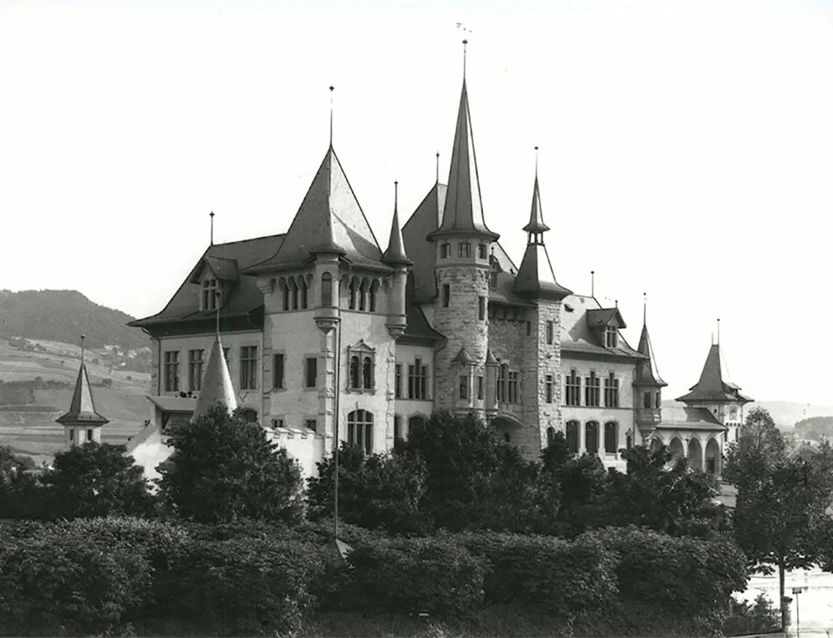 Das Bernische Historische Museum auf einem zwischen 1896 und 1900 aufgenommenen Bild.