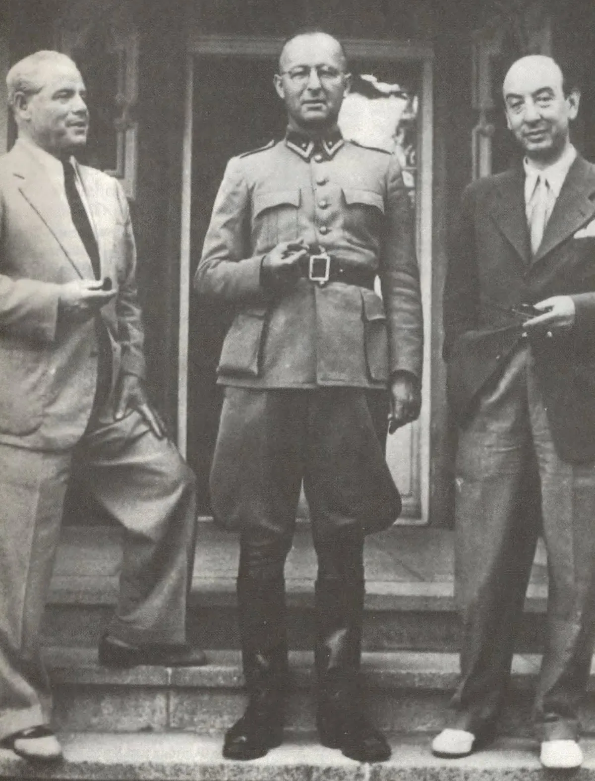 Ohne sie wäre die Operation Sunrise kaum zustande gekommen. Von links: Max Husmann, Max Waibel und Luigi Parrilli, fotografiert auf Waibels Landgut Dorenbach bei Luzern.