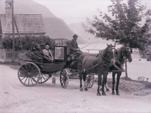 On the banks of Lake Achen, Austria, in September 1890: Bertha and Wilhelm Conrad Röntgen in Emanuel Schmid’s horse-drawn carriage.