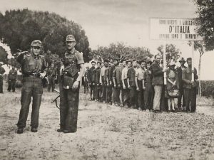 Dieses Bild zeigt 45 Zivilisten in Verbania. Sie wurden am gleichen Tag, dem 20. Juni 1944, von Soldaten der SS-Polizei erschossen.