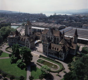 Photos of the National Museum from 1998.